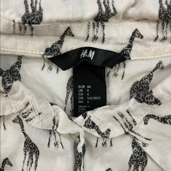 H&M giraffe button up - Picture 2 of 2